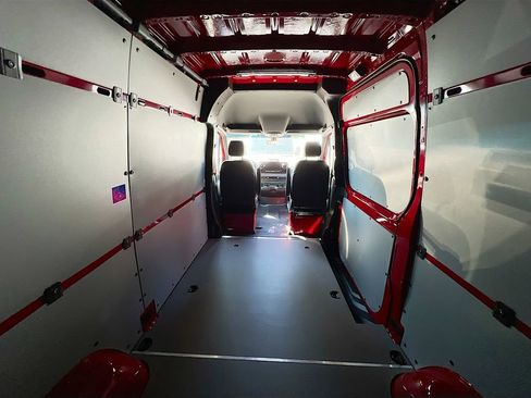 New 2025 Mercedes-Benz Sprinter 2500 image 28