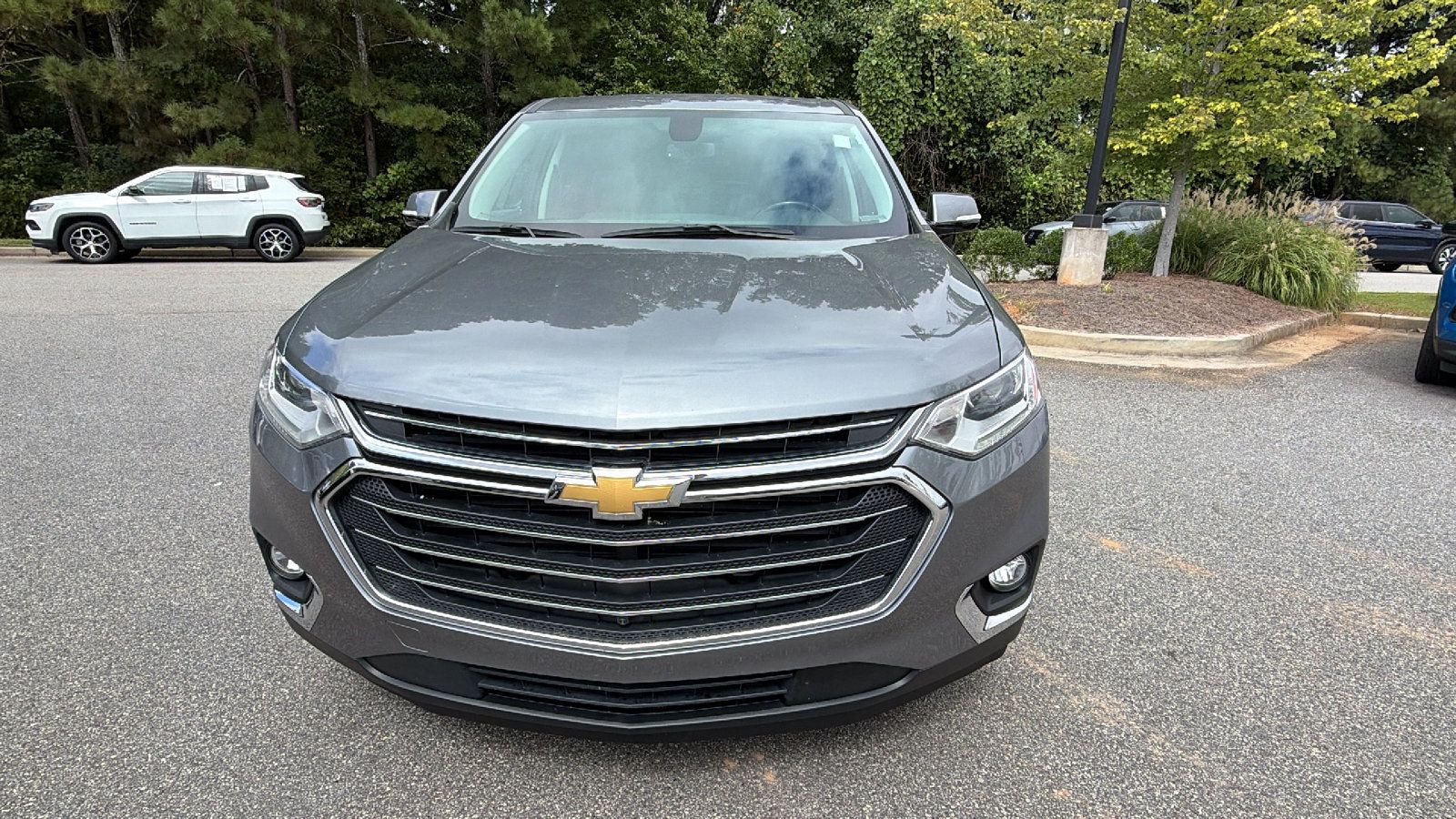 Used 2019 Chevrolet Traverse LT w/ LT Premium Package FWD image 3