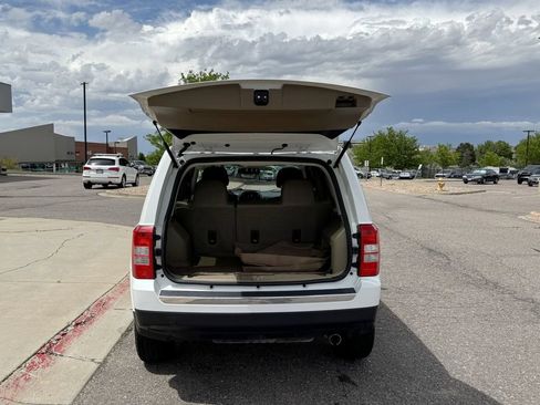 Used 2017 Jeep Patriot High Altitude AWD/4WD image 8