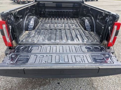 Used 2023 Ford F250 Platinum AWD/4WD image 7