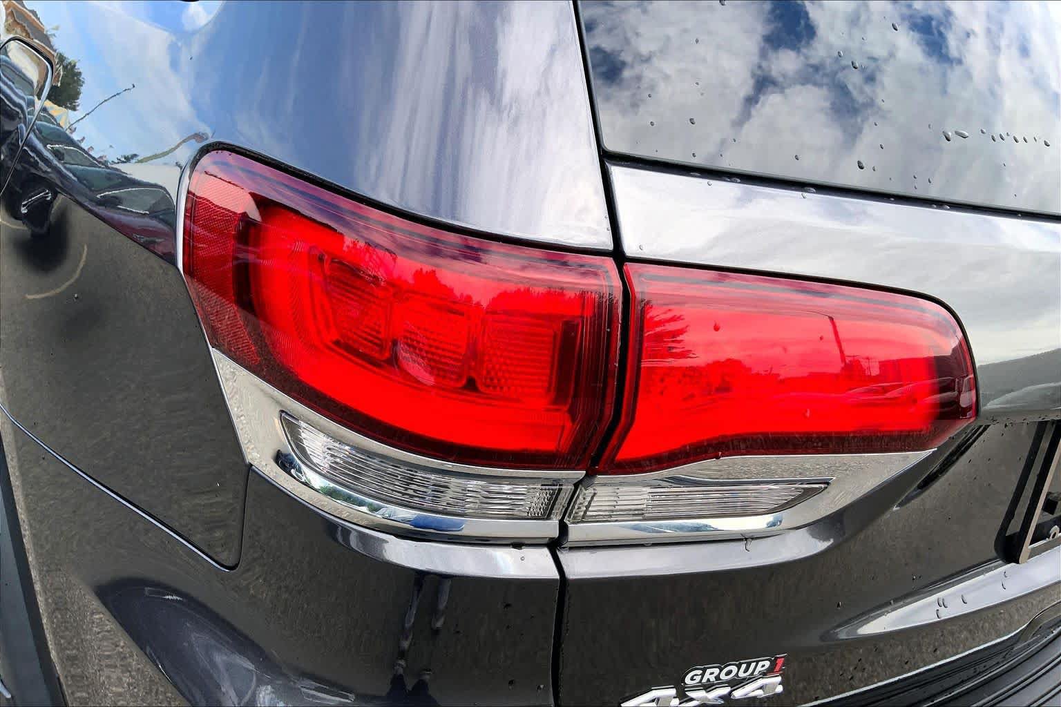 Used 2021 Jeep Grand Cherokee Limited w/ Premium Lighting Group AWD/4WD image 28