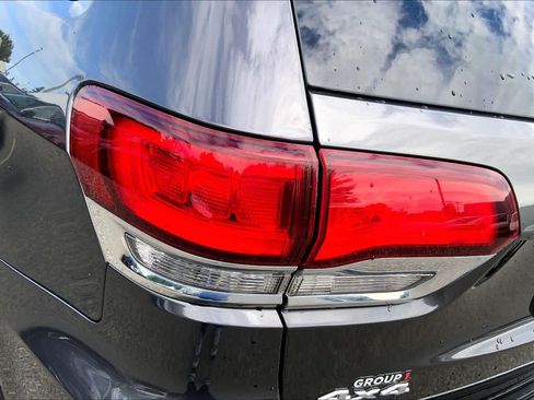 Used 2021 Jeep Grand Cherokee Limited w/ Premium Lighting Group AWD/4WD image 28