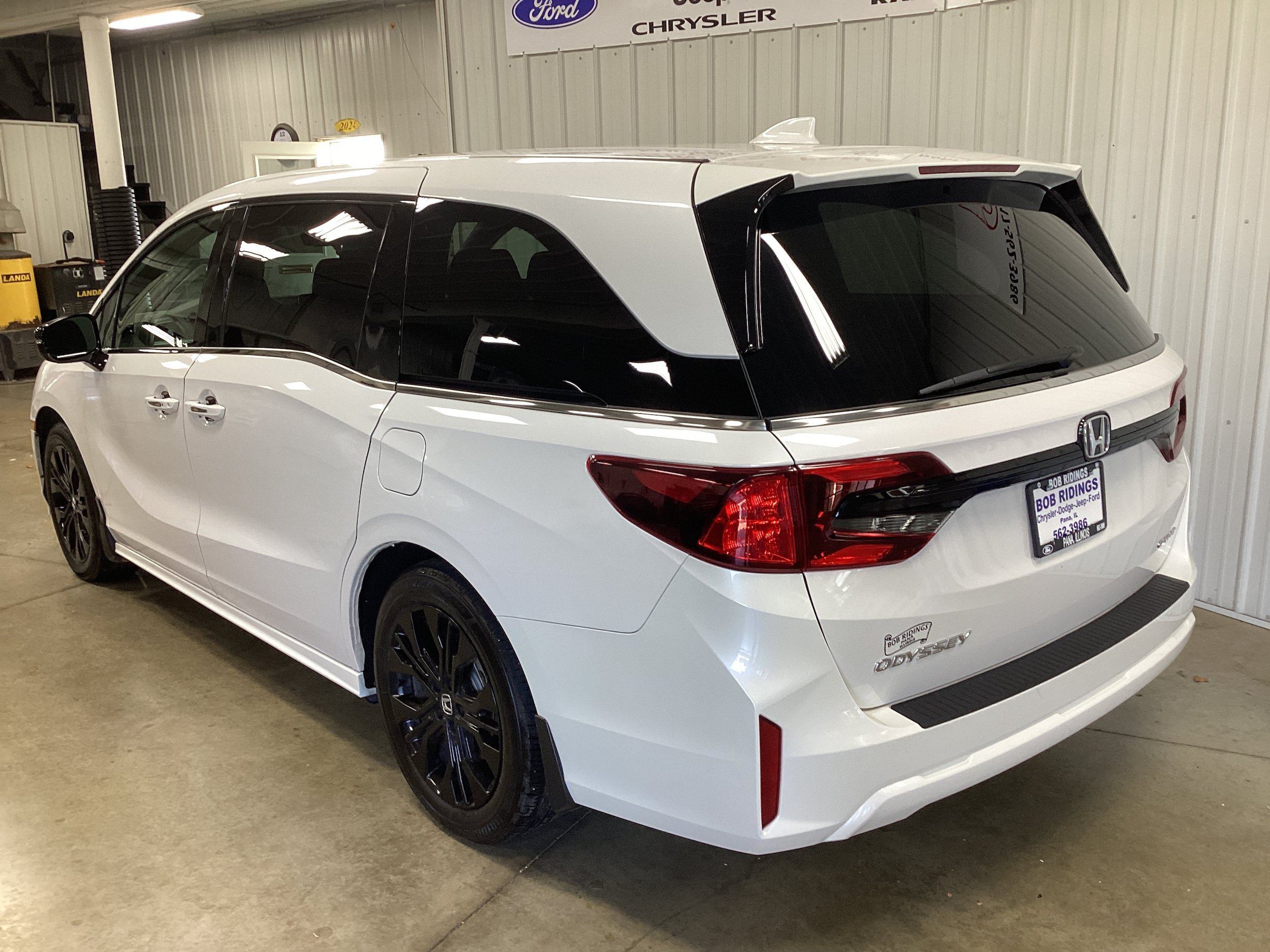 Used 2025 Honda Odyssey Sport-L image 3