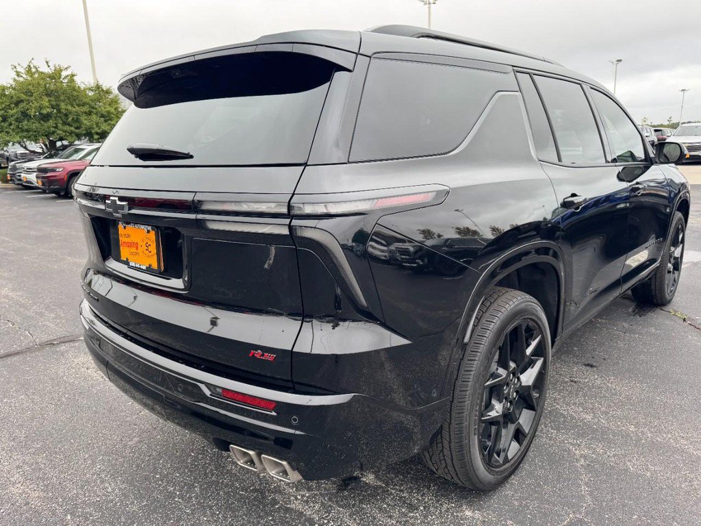 Used 2026 Chevrolet Traverse RS w/ LPO, Floor Liner Package AWD/4WD image 3