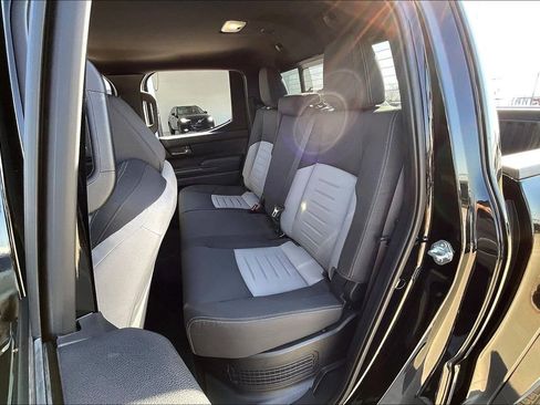 Used 2025 Toyota Tacoma TRD Sport w/ TRD Sport Upgrade Package image 33