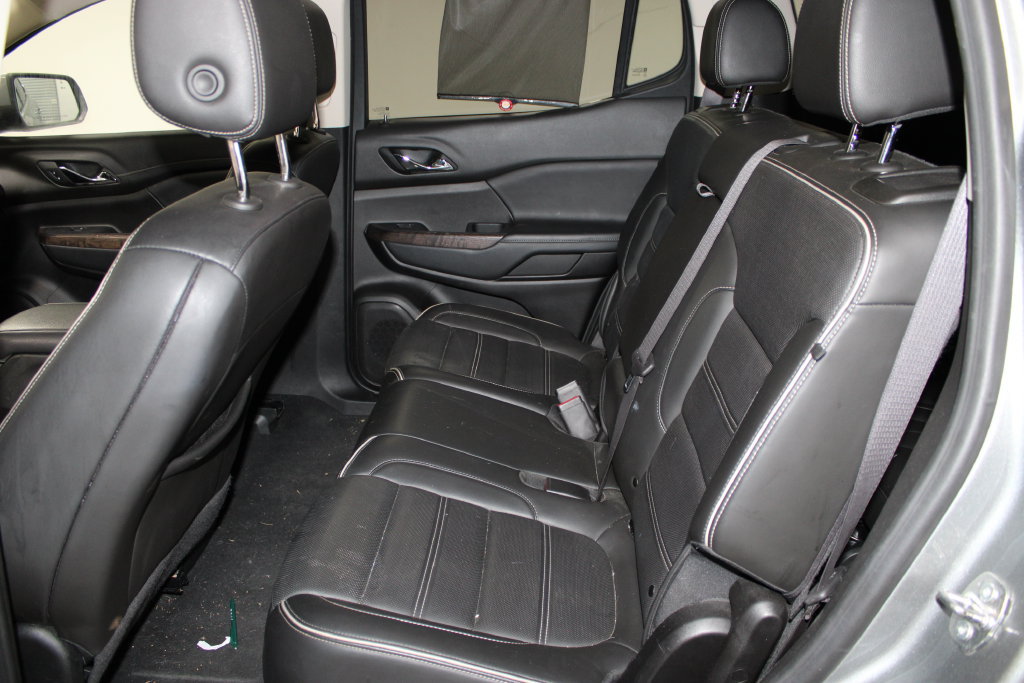 Used 2023 GMC Acadia Denali FWD image 39