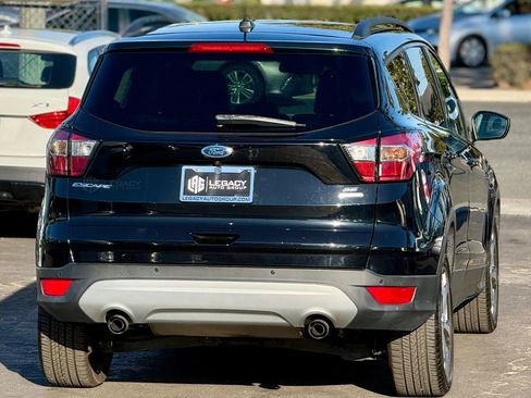 Used 2017 Ford Escape SE w/ SE Leather Comfort Package image 3