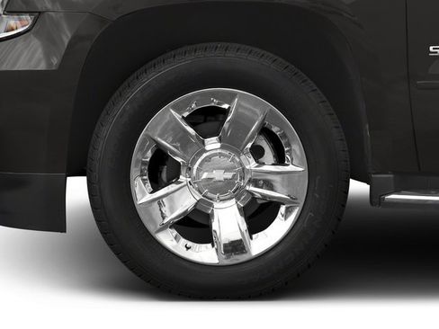 Used 2017 Chevrolet Suburban Premier image 14