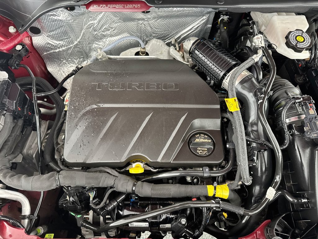 Used 2025 Chevrolet Trax LS w/ LS Convenience Package FWD image 29