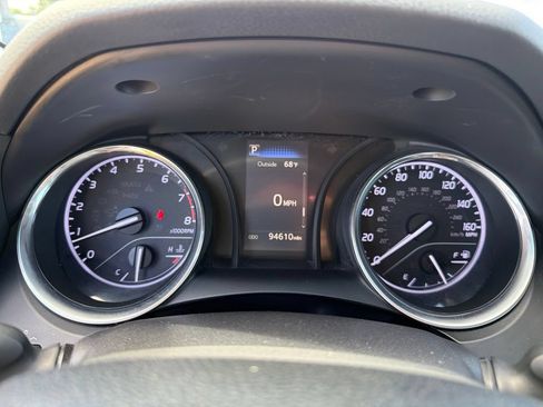 Used 2018 Toyota Camry LE FWD image 13