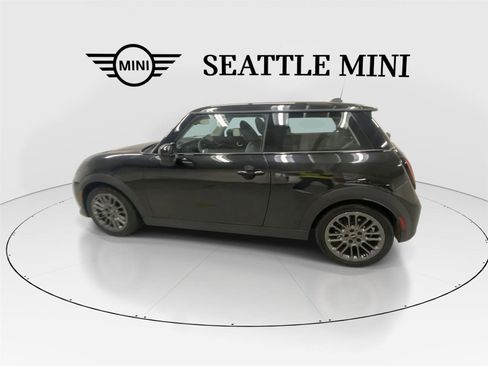 Certified 2025 MINI Cooper 2-Door Hardtop image 7