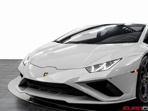Used 2023 Lamborghini Huracan EVO RWD image 13