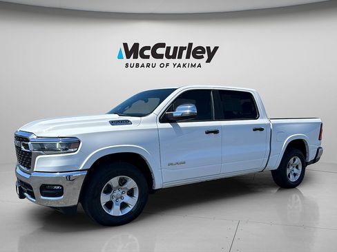 Used 2025 RAM 1500 Big Horn AWD/4WD image 2