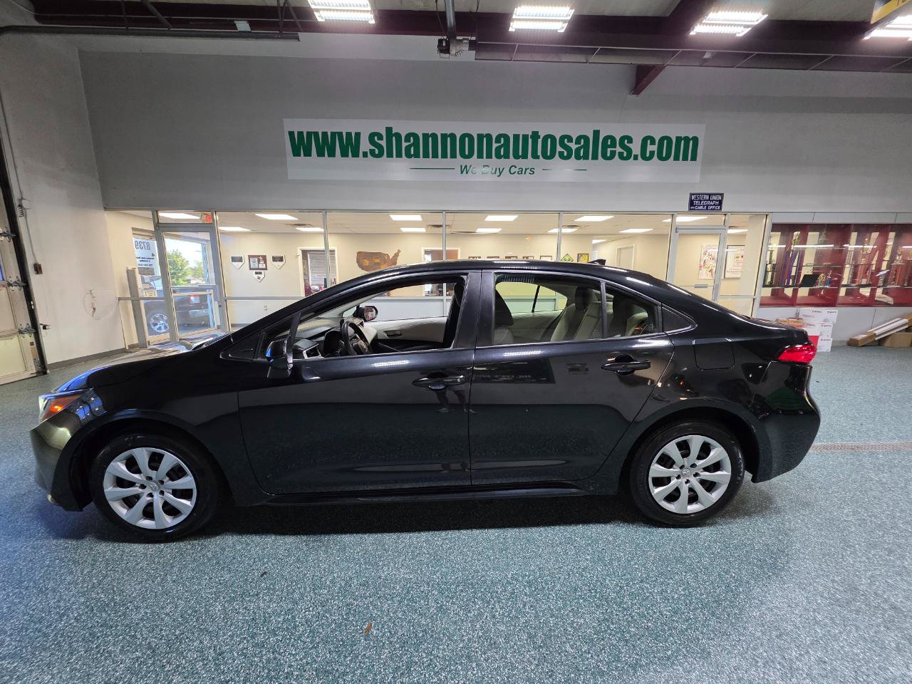 Used 2022 Toyota Corolla LE FWD image 11