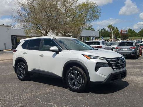 Certified 2026 Nissan Rogue SV FWD image 2
