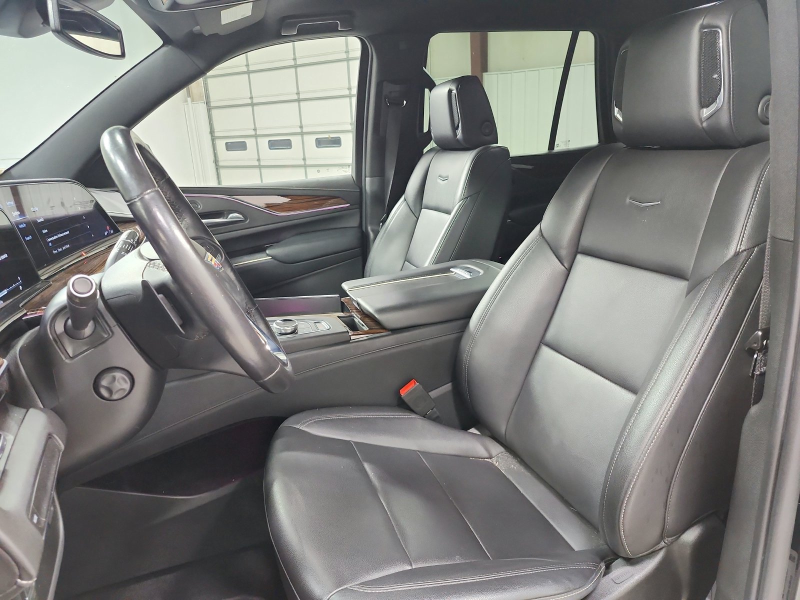Used 2023 Cadillac Escalade Luxury RWD image 10
