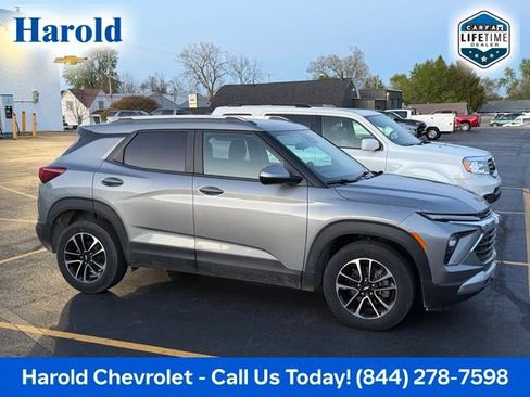 Used 2025 Chevrolet TrailBlazer LT FWD image 1