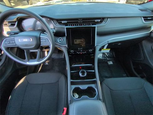 New 2025 Jeep Grand Cherokee Laredo X image 14