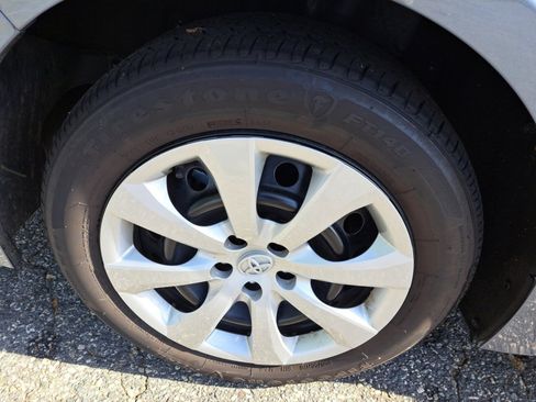 Used 2025 Toyota Corolla LE image 21