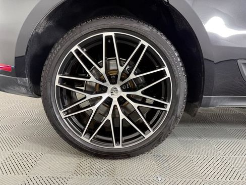 Certified 2026 Porsche Macan AWD/4WD image 13