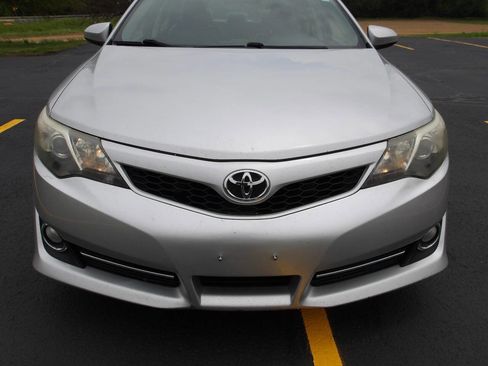 Used 2012 Toyota Camry SE FWD image 25