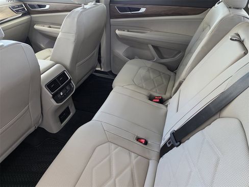 New 2026 Volkswagen Atlas SE image 18