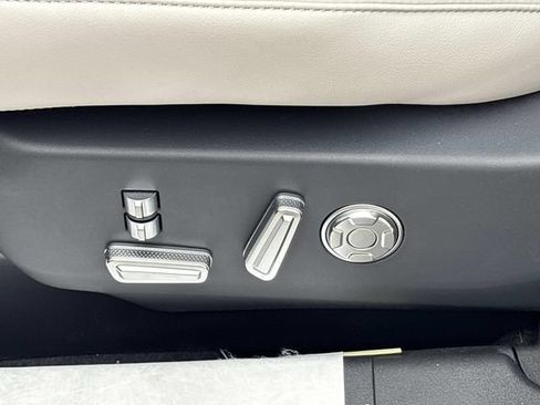 New 2026 Lincoln Nautilus Reserve AWD/4WD image 22