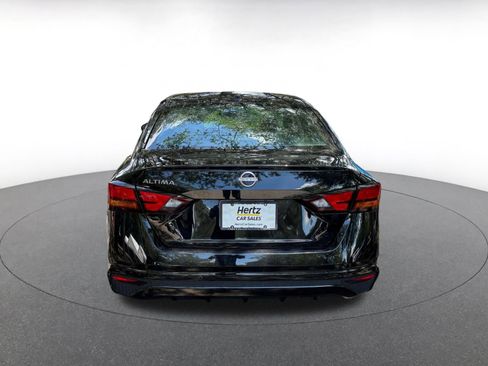 Used 2025 Nissan Altima 2.5 SV FWD image 21