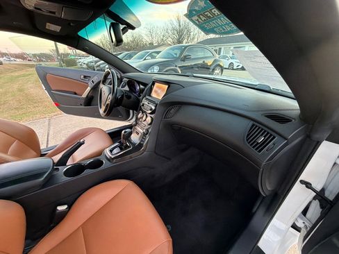 Used 2013 Hyundai Genesis 3.8 image 22