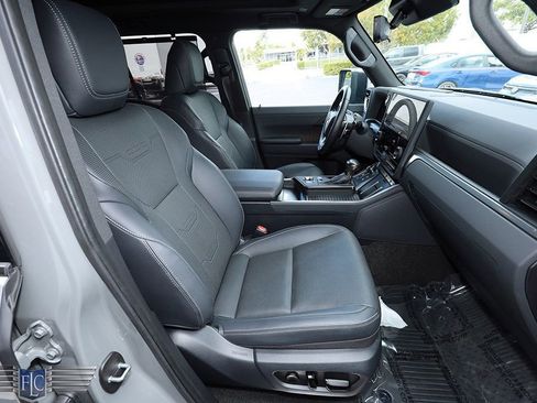 Used 2025 Lexus GX 550 image 13