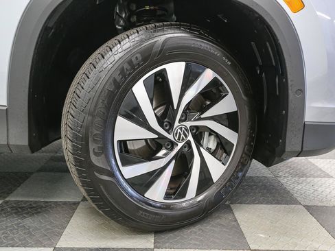 Used 2025 Volkswagen Tiguan S AWD/4WD image 15