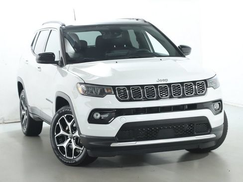 Used 2025 Jeep Compass Limited AWD/4WD image 2