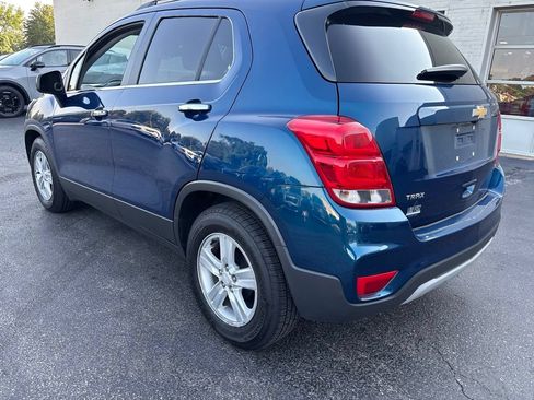 Used 2019 Chevrolet Trax LT w/ Sun & Sound Package FWD image 6