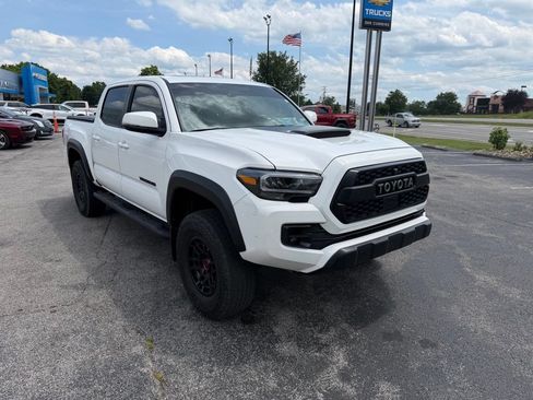 Used 2023 Toyota Tacoma TRD Pro AWD/4WD image 2