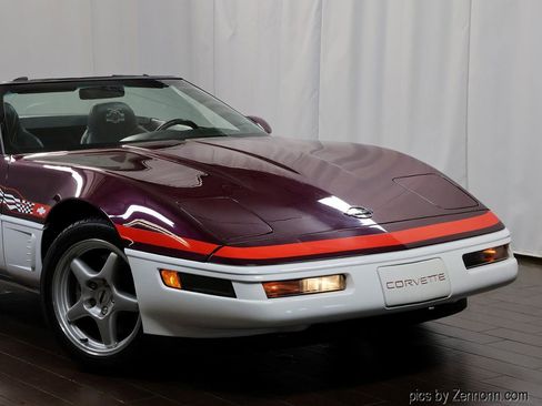 Used 1995 Chevrolet Corvette Convertible RWD image 2