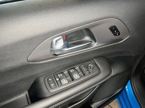 New 2026 Chrysler Pacifica Select image 17