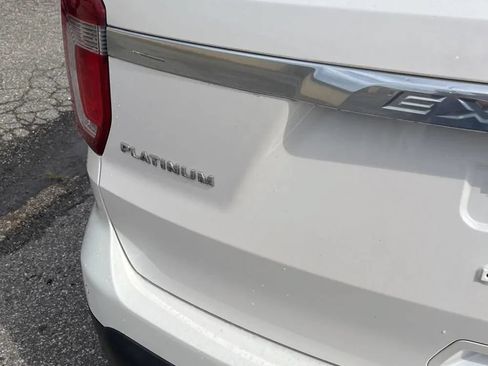 Used 2017 Ford Explorer Platinum AWD/4WD image 21