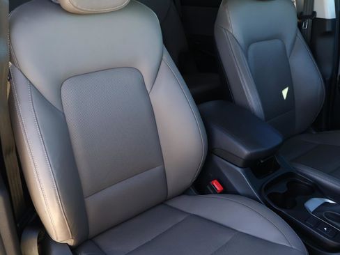 Used 2019 Hyundai Santa Fe XL SE w/ SE Premium Package 02 image 16