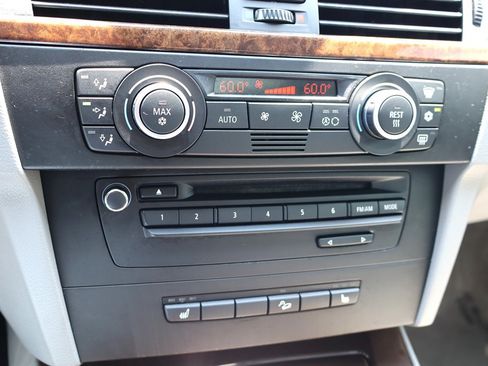 Used 2009 BMW 335i xDrive Sedan AWD/4WD image 27