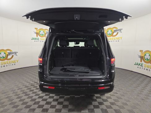 Certified 2023 Jeep Wagoneer Series II AWD/4WD image 36