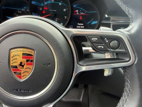 Used 2018 Porsche Macan AWD/4WD image 32