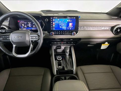 Used 2025 Chevrolet Colorado ZR2 w/ Technology Package AWD/4WD image 14