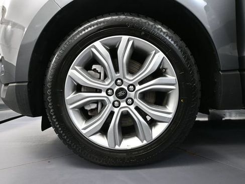 Used 2024 Ford Edge Titanium AWD/4WD image 16