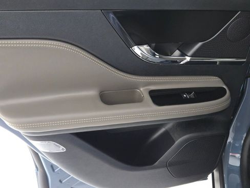 New 2026 Lincoln Corsair Premiere image 22