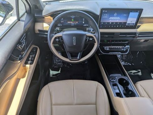 Used 2023 Lincoln Corsair Reserve w/ Equipment Group 201A FWD image 17