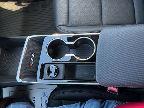 New 2026 Chevrolet Equinox LT image 24