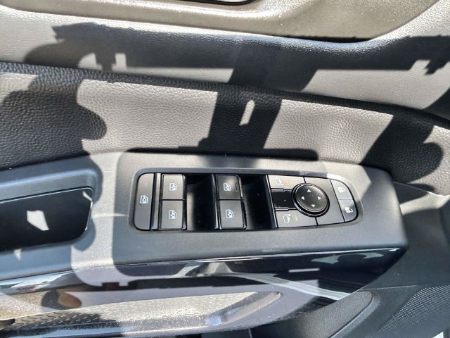 Used 2025 Nissan Pathfinder SV AWD/4WD image 22