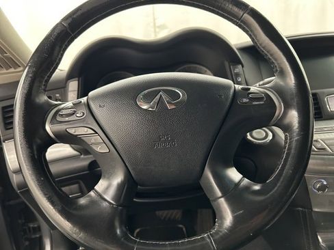 Used 2017 INFINITI Q70 L 3.7 image 8