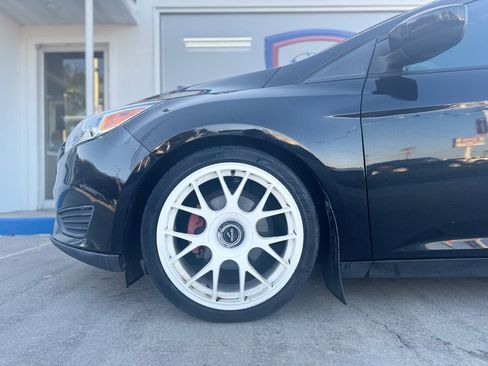 Used 2018 Ford Focus SE image 16