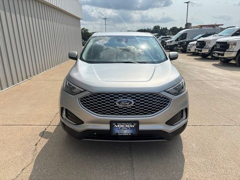 Certified 2023 Ford Edge SEL w/ Convenience Package AWD/4WD image 2
